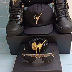 Meet your Posher, Alex